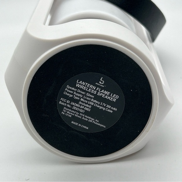 Bass Jaxx Bluetooth Speaker and Lantern With LED Flickering Flame Effect Music - Picture 8 of 9